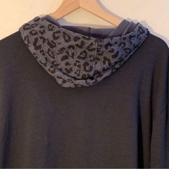CHAMPION HOODIE NWT Women’s XL Black Gray Detail Hood Sides Popover Sweatshirt. - Picture 6 of 15